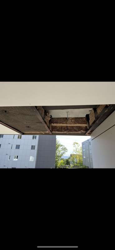 BAU.DE / BAU-Forum: 4. Bild zu Antwort "Wasserschaden Fassade" auf die Frage "Wasserschaden an Außenfassade: Trocknungsmaßnahmen und Schadensbehebung erforderlich?" im BAU-Forum "Außenwände und Fassaden"