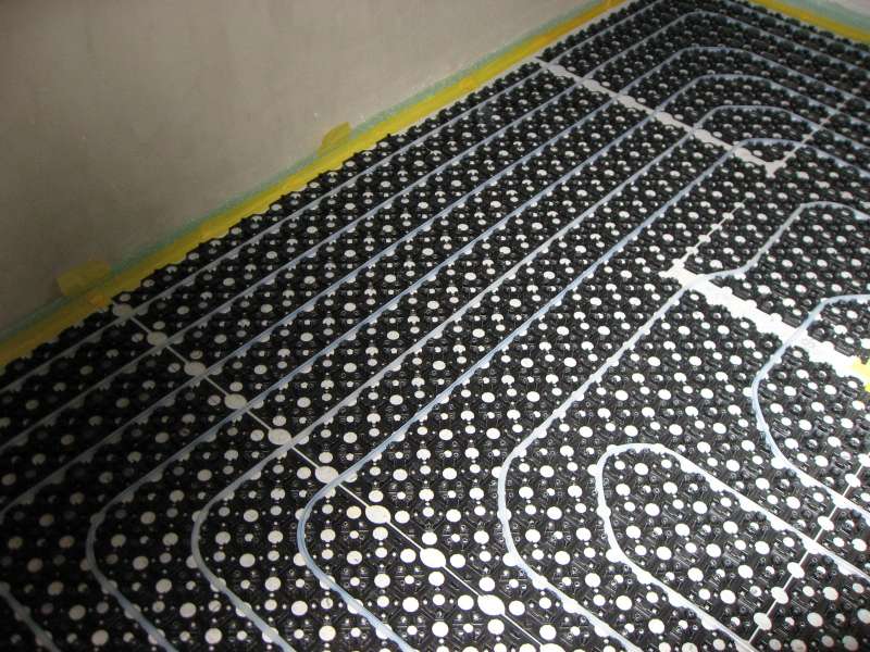 Bild zum BAU-Forumsbeitrag: Wurde die abgebildete Fußbodenheizung fachrecht eingebaut? im Forum Fußbodenheizungen / Wandheizungen
