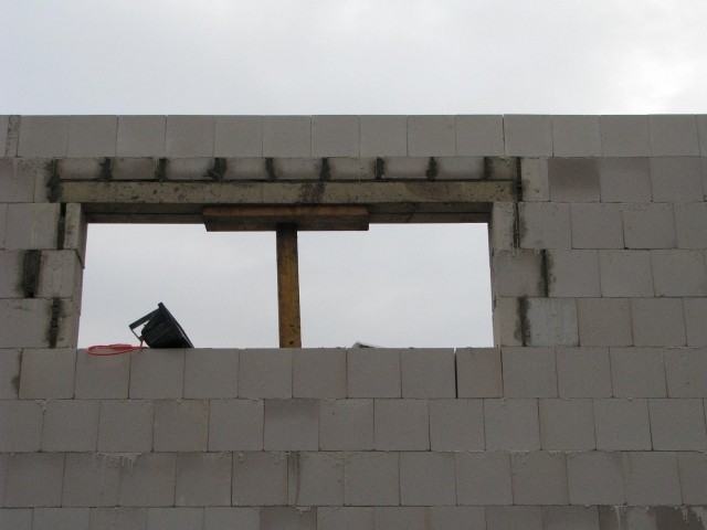 BAU.DE / BAU-Forum: 1. Bild zu Frage "KS-Mauerwerk Fenstersturz: korrekte Auflagefl&auml;che? L&auml;nge, Berechnung & Montage" im BAU-Forum "Au&szlig;enw&auml;nde und Fassaden"