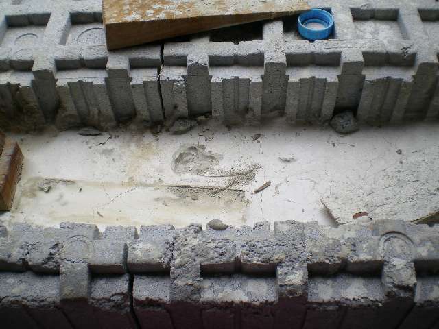 BAU.DE / BAU-Forum: 1. Bild zu Antwort "Isorast Risse: Einschätzung Bausachverständiger" auf die Frage "Isorast Risse in Betonwand: Ursachen, Risiken & Sanierungskosten?" im BAU-Forum "Außenwände und Fassaden" BAU.DE / BAU-Forum: 1. Bild zu Antwort "Isorast Risse: Einschätzung Bausachverständiger" auf die Frage "Isorast Risse in Betonwand: Ursachen, Risiken & Sanierungskosten?" im BAU-Forum "Außenwände und Fassaden"