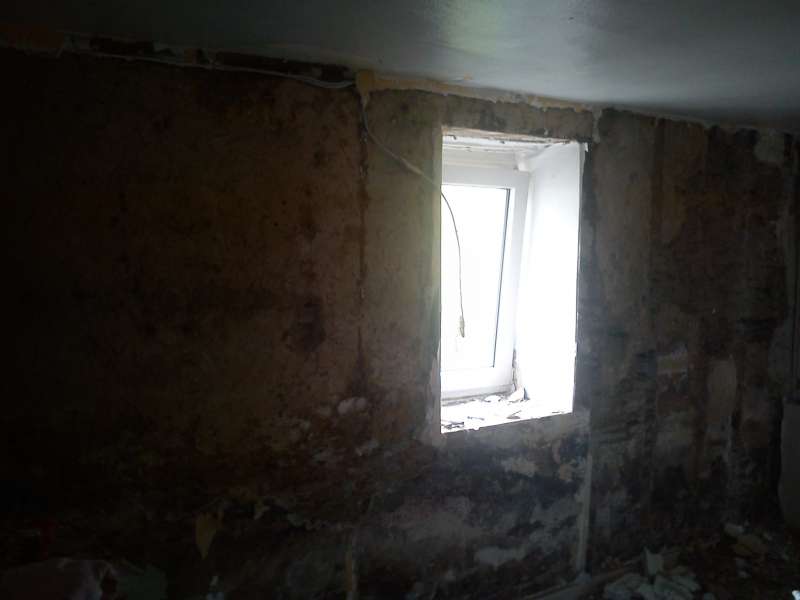 BAU.DE / BAU-Forum: 1. Bild zu Frage "Natursteinmauer sanieren: Trockenlegung, Innend&auml;mmung & Risiken im Altbau?" im BAU-Forum "Au&szlig;enw&auml;nde und Fassaden"