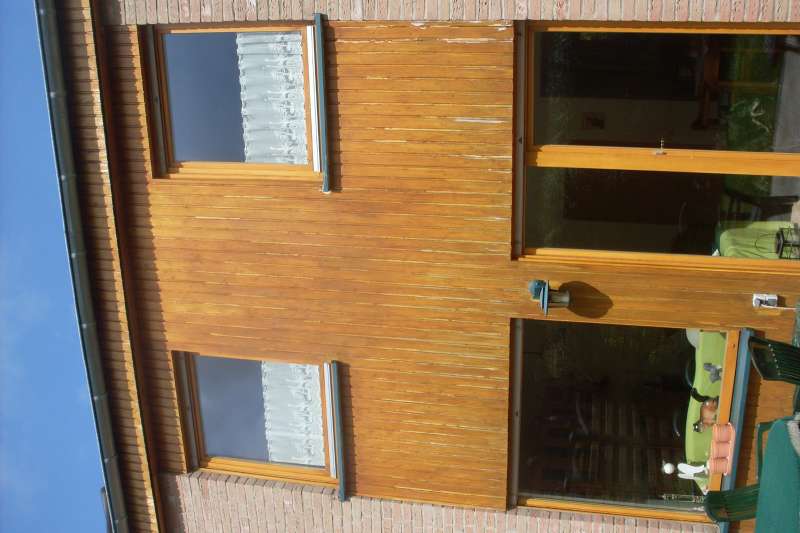 BAU.DE / BAU-Forum: 3. Bild zu Frage "Holzfassade sanieren: Kosten, Alternativen (Metall, Eternit, HZ) & Vor-Nachteile?" im BAU-Forum "Au&szlig;enw&auml;nde und Fassaden"