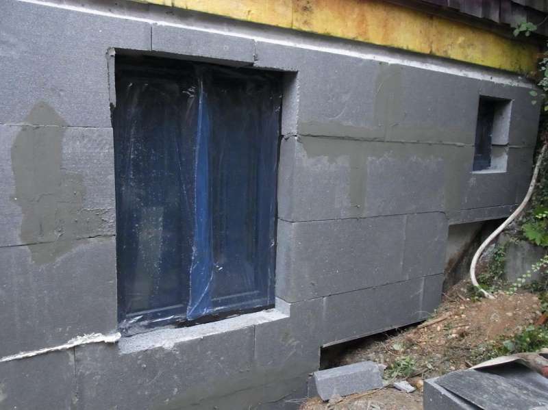 BAU.DE / BAU-Forum: 1. Bild zu Frage "Baufirma arbeitet Laienhaft  -  wie kommen wir da raus?" im BAU-Forum "Außenwände und Fassaden"