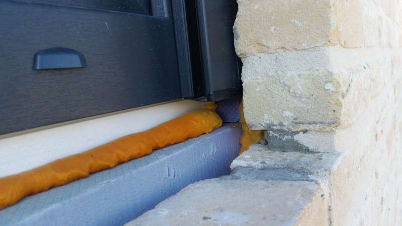 Bild zum BAU-Forumsbeitrag: Granitfensterbänke abdichten in Verblendmauerwerk im Forum Außenwände und Fassaden