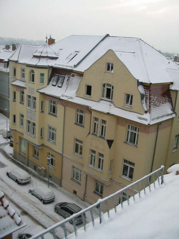 BAU.DE / BAU-Forum: 1. Bild zu Frage "Schneefanggitter Montage: Richtlinien für Mansarddach, Positionierung & Kosten?" im BAU-Forum "Dach" BAU.DE / BAU-Forum: 1. Bild zu Frage "Schneefanggitter Montage: Richtlinien für Mansarddach, Positionierung & Kosten?" im BAU-Forum "Dach"