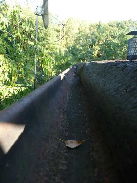 BAU.DE / BAU-Forum: 3. Bild zu Frage "Flachdachsanierung 40 m&sup2;: Kosten, Aufwand & Material f&uuml;r Pappe, Unterbau & D&auml;mmung?" im BAU-Forum "Dach"