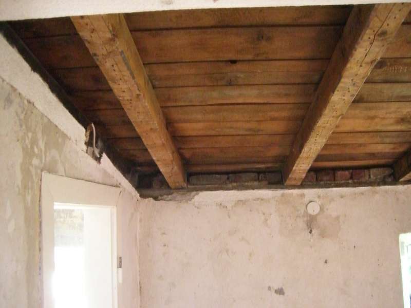 BAU.DE / BAU-Forum: 4. Bild zu Frage "Untersparrend&auml;mmung im Altbau (Bj. 1910) mit Teerpappe: Risiken, D&auml;mmstoffe & Anleitung?" im BAU-Forum "Dach"