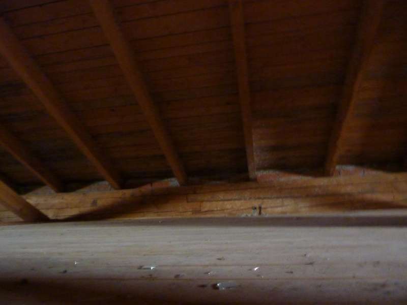 BAU.DE / BAU-Forum: 2. Bild zu Frage "Dach isolieren im Altbau (BJ 1980): Zwischensparrendämmung vs. Dachbodendämmung – Kosten & Materialien?" im BAU-Forum "Dach" BAU.DE / BAU-Forum: 2. Bild zu Frage "Dach isolieren im Altbau (BJ 1980): Zwischensparrendämmung vs. Dachbodendämmung – Kosten & Materialien?" im BAU-Forum "Dach"