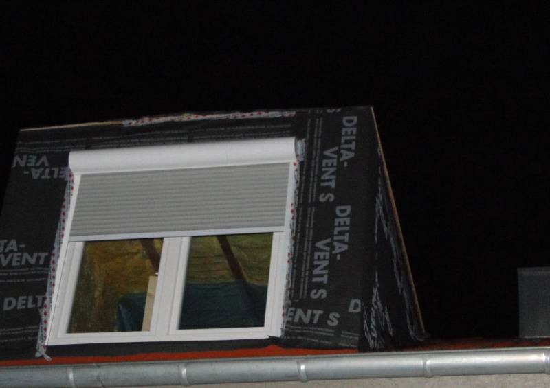 BAU.DE / BAU-Forum: 1. Bild zu Antwort "Gaubenanschluss: Abdichtung &ndash; Fachgerecht oder Mangelhaft?" auf die Frage "Gaubenanschluss an Unterspannbahn: Fachgerechte Abdichtung, Risiken & Richtlinien?" im BAU-Forum "Dach"