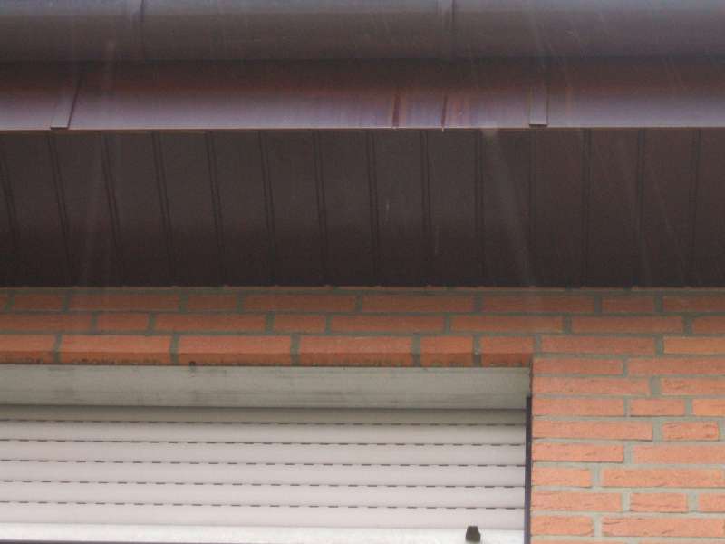 BAU.DE / BAU-Forum: 1. Bild zu Frage "Dachrinne tropft an Traufe: Ursachen, L&ouml;sungen & Kosten f&uuml;r Reparatur?" im BAU-Forum "Dach"