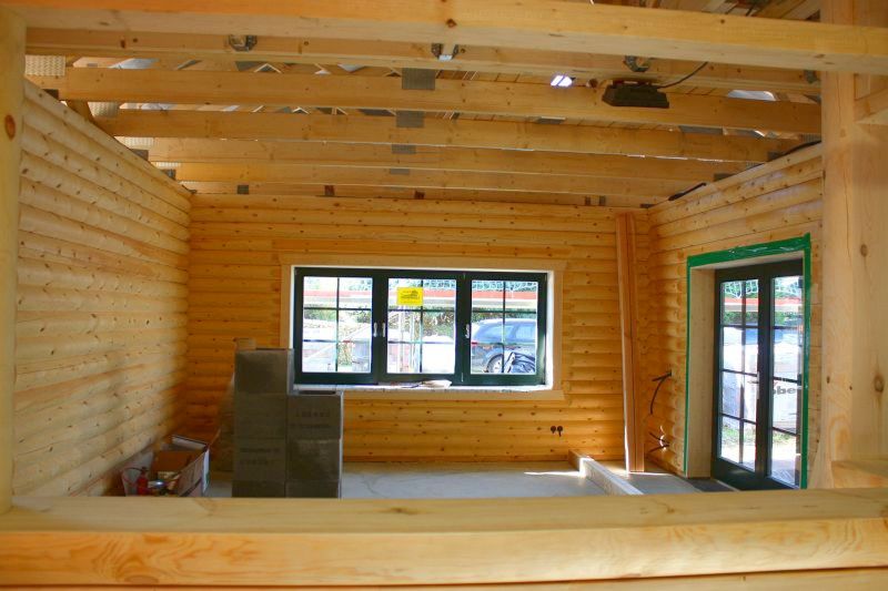 BAU.DE / BAU-Forum: 1. Bild zu Frage "Rundbohlen-Blockhaus Dampfbremse in Decke  -  Ja oder NEIN" im BAU-Forum "Dach"
