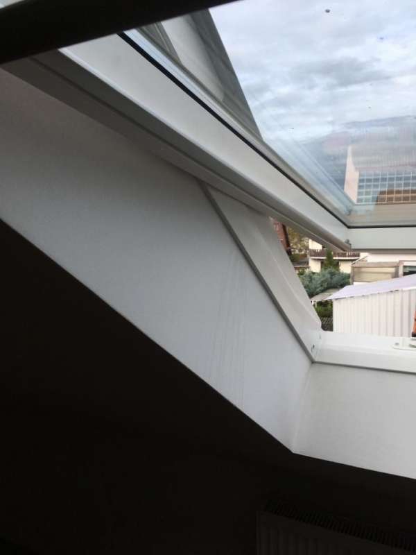 BAU.DE / BAU-Forum: 2. Bild zu Frage "Velux Dachfenster undicht an Achse bei Starkregen" im BAU-Forum "Dach"