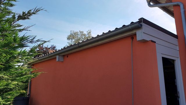 Bild zum BAU-Forumsbeitrag: Flachdach Garage mit Trapezblech auf OSB Platten  -  schwarze Flecken auf Unterseite OSB innen im Forum Dach