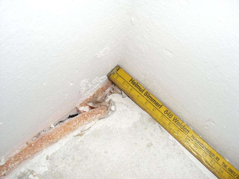 BAU.DE / BAU-Forum: 1. Bild zu Frage "Estrich L&uuml;cken zum Randd&auml;mmstreifen: Sind 2 cm Abstand ein Problem f&uuml;r Parkett?" im BAU-Forum "Estrich und Bodenbel&auml;ge"