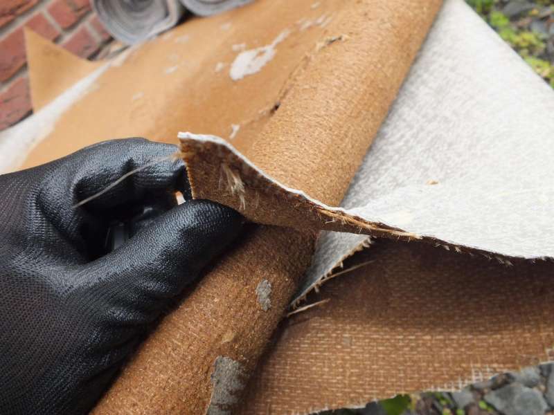 BAU.DE / BAU-Forum: 4. Bild zu Frage "Ben&ouml;tige Rat, PVC/Linoleum Boden entfernt!" im BAU-Forum "Estrich und Bodenbel&auml;ge"