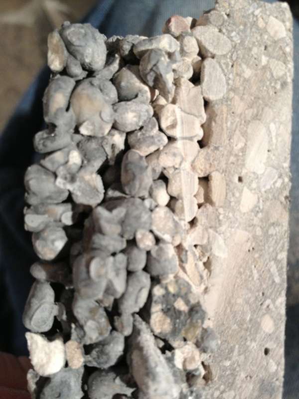 BAU.DE / BAU-Forum: 3. Bild zu Frage "Um welchen Aufbau handelt es sich hier" im BAU-Forum "Estrich und Bodenbel&auml;ge"