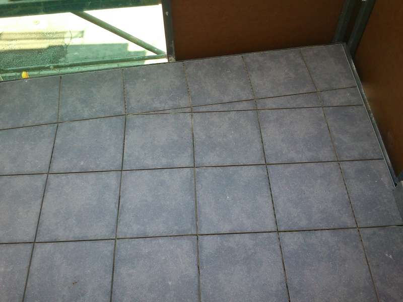 BAU.DE / BAU-Forum: 2. Bild zu Frage "In unserer Neubauwohnung muss demn&auml;chst der..." im BAU-Forum "Estrich und Bodenbel&auml;ge"