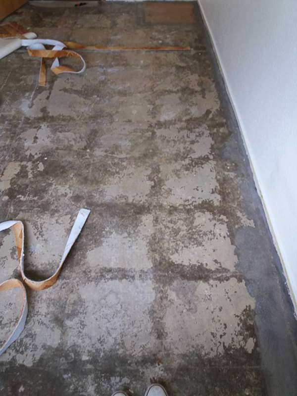 Bild zum BAU-Forumsbeitrag: Boden Holze alte Rückstände mgl. Asbest? im Forum Estrich und Bodenbeläge