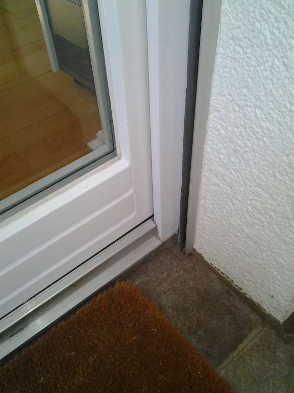 BAU.DE / BAU-Forum: 2. Bild zu Antwort "Kunststoff Terrassent&uuml;r: Beschlagteile finden &ndash; Wo kaufen?" auf die Frage "Terrassent&uuml;r Feststeller/Stopper nachr&uuml;sten: Kosten, Montage & Windschutz L&ouml;sungen?" im BAU-Forum "Fenster und Au&szlig;ent&uuml;ren"