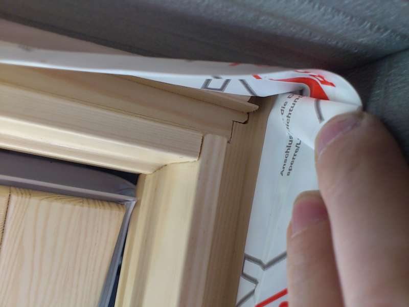 BAU.DE / BAU-Forum: 3. Bild zu Frage "Dachfenster Qualit&auml;tsprobleme: Leimfehler, mangelhafte Ecken & Erfahrungen?" im BAU-Forum "Fenster und Au&szlig;ent&uuml;ren"