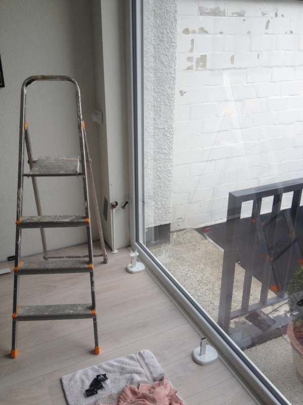 BAU.DE / BAU-Forum: 1. Bild zu Frage "Fensteranschluss an Heraklith: Bauschaum ausreichend? Risiken, Alternativen & Fachgerechte Abdichtung" im BAU-Forum "Fenster und Außentüren" BAU.DE / BAU-Forum: 1. Bild zu Frage "Fensteranschluss an Heraklith: Bauschaum ausreichend? Risiken, Alternativen & Fachgerechte Abdichtung" im BAU-Forum "Fenster und Außentüren"