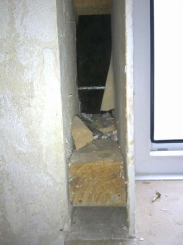 BAU.DE / BAU-Forum: 2. Bild zu Frage "Fensterspalt zum Mauerwerk: Ursachen, Abdichtung & Risiken durch vorstehenden Putz?" im BAU-Forum "Fenster und Au&szlig;ent&uuml;ren"