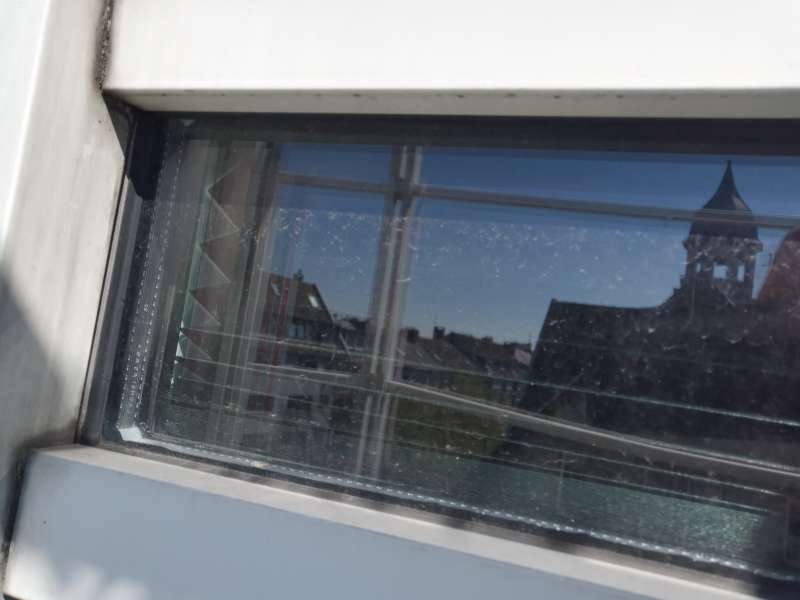 BAU.DE / BAU-Forum: 2. Bild zu Frage "Wie dieses Fenster Ausglasen?" im BAU-Forum "Fenster und Außentüren"