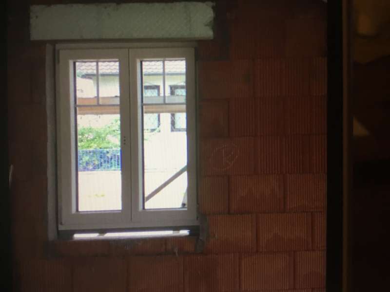 BAU.DE / Forum: 5. Bild zu Frage "Toleranz Fenstereinbau" im Forum "Fenster und Außentüren"