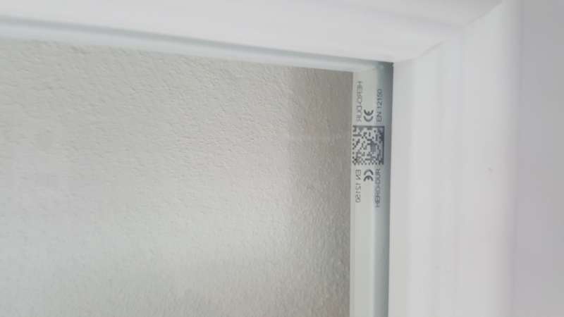 Bild zum BAU-Forumsbeitrag: Barcode auf Glaseinsatz Zimmertür im Forum Fenster und Außentüren