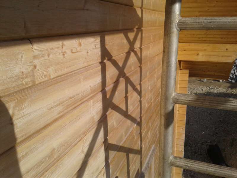 Bild zum BAU-Forumsbeitrag: Blockbohlen/ Schwedenhaus streichen im Forum Holzschutz, Holzschäden, Holzsanierung