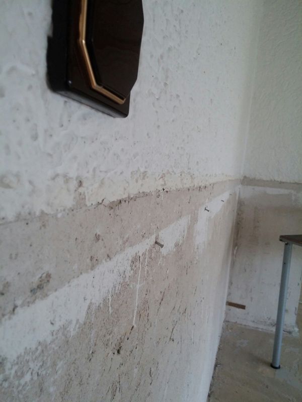 BAU.DE / BAU-Forum: 1. Bild zu Frage "Rustikalputz überputzen" im BAU-Forum "Innenwände" BAU.DE / BAU-Forum: 1. Bild zu Frage "Rustikalputz überputzen" im BAU-Forum "Innenwände"