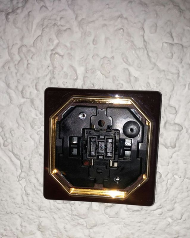 BAU.DE / BAU-Forum: 2. Bild zu Frage "Rustikalputz überputzen" im BAU-Forum "Innenwände" BAU.DE / BAU-Forum: 2. Bild zu Frage "Rustikalputz überputzen" im BAU-Forum "Innenwände"