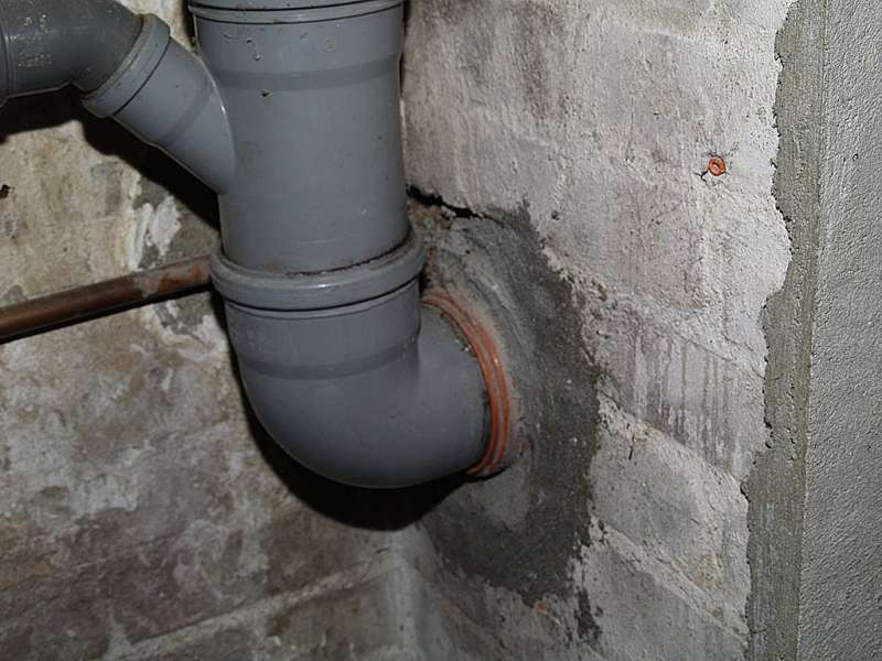 Bild zum BAU-Forumsbeitrag: KG-Abwasserrohr bei Erdarbeiten angeschlagen  -  Wie am sinnvollsten reparieren? im Forum Installation: Elektro, Gas, Wasser, Fernwärme etc.