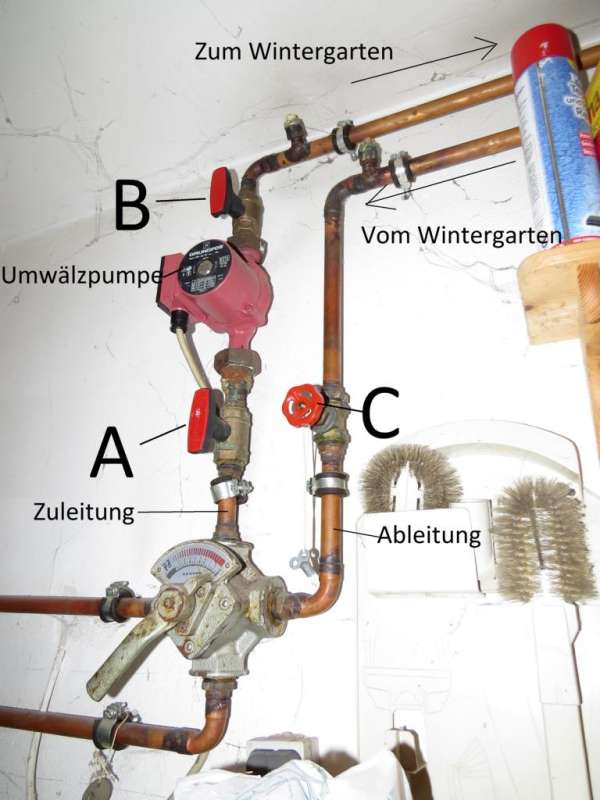 BAU.DE / BAU-Forum: 1. Bild zu Frage "Wie bekomme ich das Wasser aus den Leitungen der Bodenheizung?" im BAU-Forum "Installation: Elektro, Gas, Wasser, Fernwärme etc."