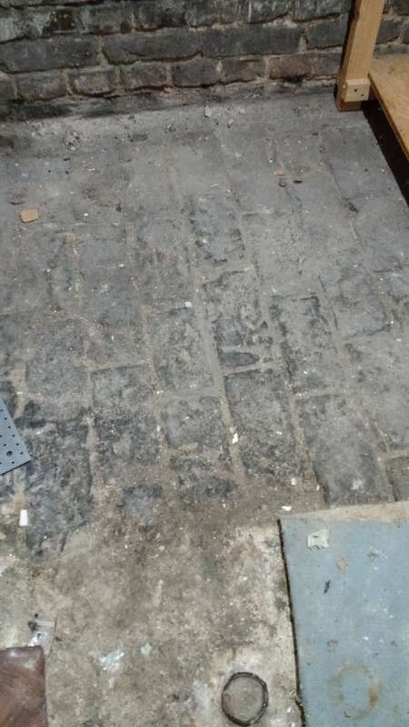 Bild zum BAU-Forumsbeitrag: Quasi Trockener Kellerraum: Ziegelboden ausgleichen, wie? im Forum Keller