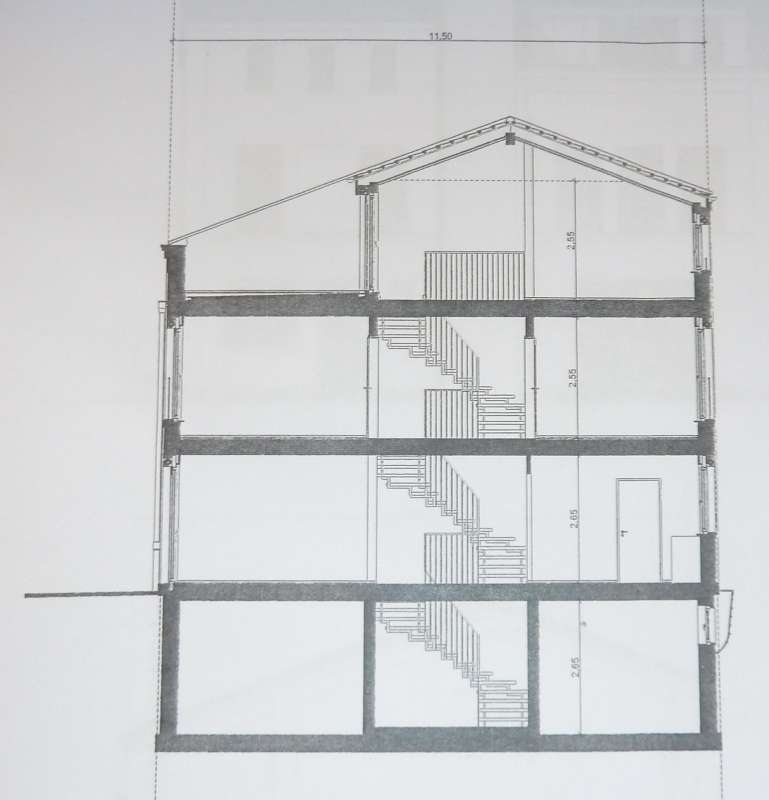 BAU.DE / BAU-Forum: 1. Bild zu Antwort "H&ouml;henschnitt" auf die Frage "Haus zu tief gebaut: Minderung berechnen &ndash; Wertminderung, Ursachen & Vorgehen?" im BAU-Forum "Neubau"