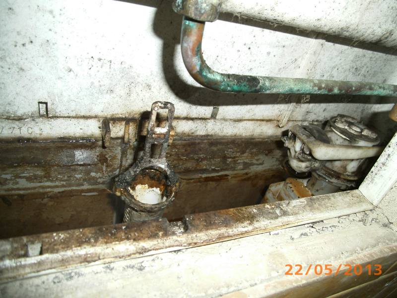 BAU.DE / BAU-Forum: 2. Bild zu Frage "Bad / WC: Wasser läuft ständig nach beim WC" im BAU-Forum "Sanitär, Bad, Dusche, WC"