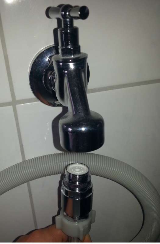BAU.DE / BAU-Forum: 1. Bild zu Frage "Kriege meine Waschmaschine nicht angeschlossen (Entlüftungsventil?)" im BAU-Forum "Sanitär, Bad, Dusche, WC"