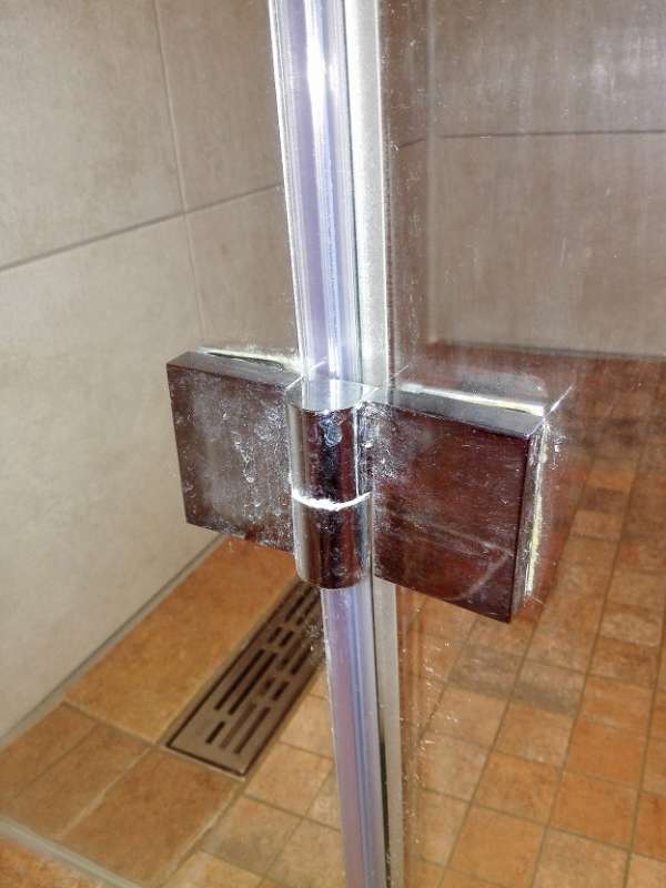 Bild zum BAU-Forumsbeitrag: Glastür bodenebene Dusche ausbauen im Forum Sanitär, Bad, Dusche, WC