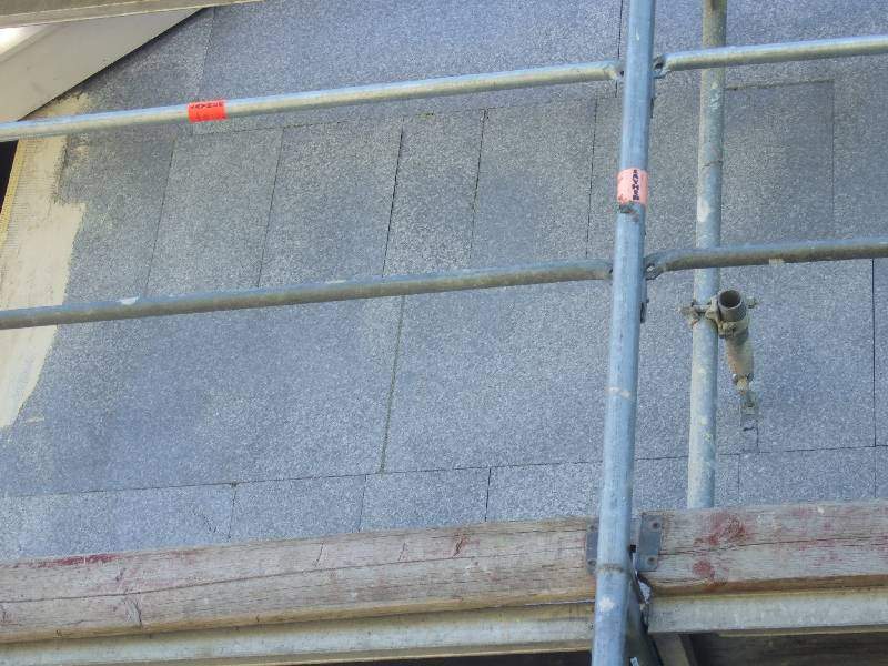BAU.DE / BAU-Forum: 2. Bild zu Antwort "Fassadenrisse: Qualit&auml;tseinsparung bei steigenden Materialpreisen?" auf die Frage "Fassadenrisse im Neubau: Ursachen, Sanierungskosten & Gew&auml;hrleistungsanspr&uuml;che?" im BAU-Forum "Modernisierung / Sanierung / Bausch&auml;den"