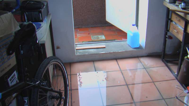 BAU.DE / BAU-Forum: 1. Bild zu Frage "Wassereinbruch im Keller bei hohem Grundwasser: Ursachen, Sanierung & Kosten?" im BAU-Forum "Modernisierung / Sanierung / Bausch&auml;den"