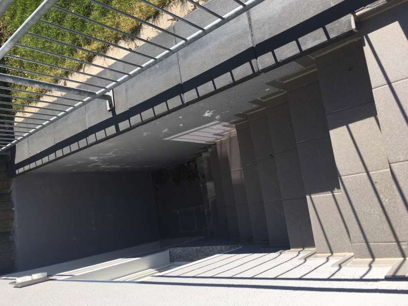 BAU.DE / BAU-Forum: 4. Bild zu Frage "Feuchtigkeitsschaden Kelleraußentreppe" im BAU-Forum "Modernisierung / Sanierung / Bauschäden"