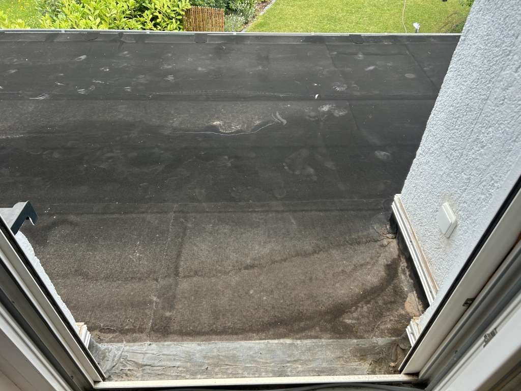 BAU.DE / BAU-Forum: 1. Bild zu Frage "Balkonbelag auf Bitumenbahn: Triflex oder Watec 3e mit Dünnbettverfahren?" im BAU-Forum "Sonstige Themen"