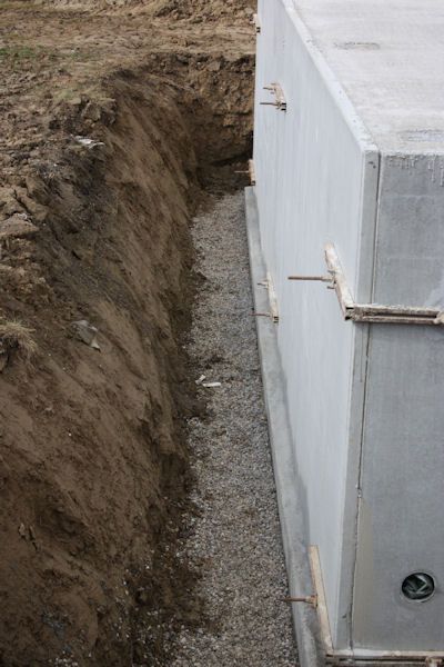 BAU.DE / BAU-Forum: 1. Bild zu Frage "Nachbars Arbeitsraum zu gro&szlig;: Auff&uuml;llung, Kosten & Statik &ndash; Was tun in Baden-W&uuml;rttemberg?" im BAU-Forum "Tiefbau und Spezialtiefbau"