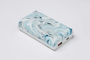 Ein <b>Batteriespeicher</b> ist ein Gerät oder System, das elektrische Energie in chemischer Form speichert und bei Bedarf wieder abgibt.