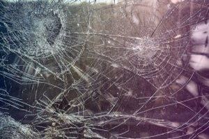 Einbruchdiebstahl bezeichnet das rechtswidrige Eindringen in ein Gebäude, um sich durch Diebstahl unrechtmäßig zu bereichern.