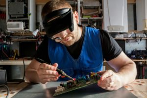Die Elektrotechnik ist ein technischer Fachbereich, der sich mit der Erzeugung, Übertragung, Verteilung und Nutzung von elektrischer Energie befasst.