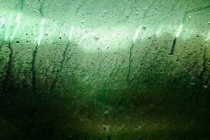 Ein Feuchtigkeitsschaden bezeichnet die Schäden an Gebäuden oder Bauteilen, die durch das Eindringen von Wasser oder erhöhter Feuchtigkeit entstehen. Ein Feuchtigkeitsschaden bezeichnet die Schäden an Gebäuden oder Bauteilen, die durch das Eindringen von Wasser oder erhöhter Feuchtigkeit entstehen.