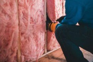 Ein Schnitt ist eine Linie oder Fläche, die durch das Schneiden oder Trennen eines Materials entsteht.