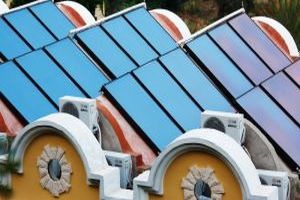 Solarthermie bezieht sich auf die Nutzung von Sonnenenergie zur Wärmegewinnung.
